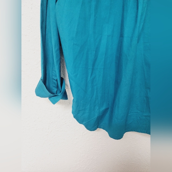 NWT LELIS women's blue button down, size Medium, business casual, new, pocket - Picture 10 of 10